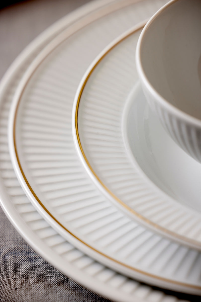 Pillivuyt Plissé Gold Tallerken flad Dia 22 cm Hvid/Mat guld