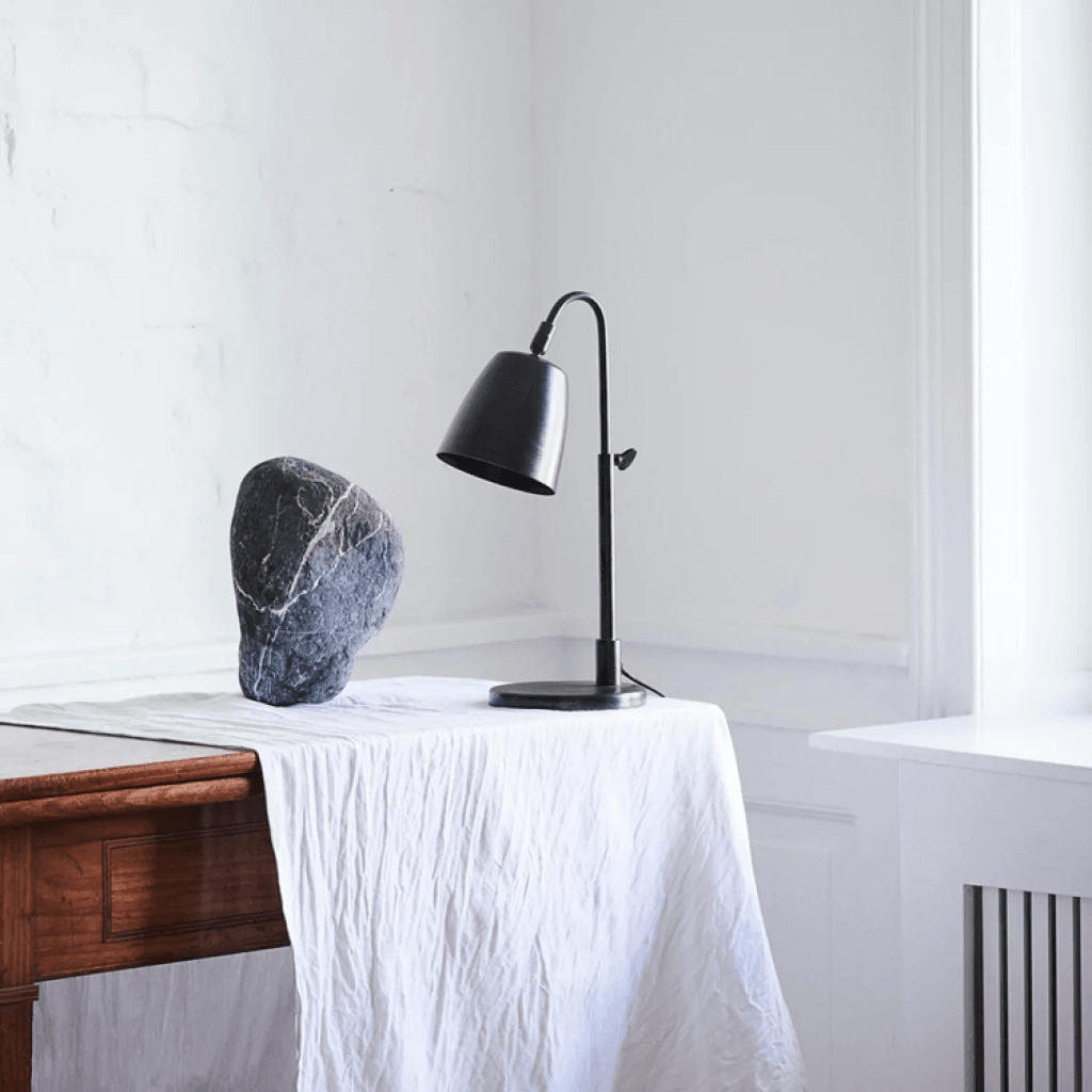 Lumi | Bordlampe, sort antik