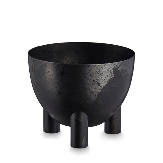 Raw skål i metal med sort antik finish fra H. Skjalm P.. Design: H. Skjalm P.
