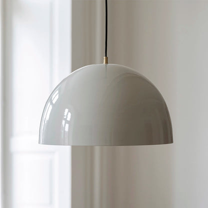 Grand pendel i blank cool grey  fra H. Skjalm P. Ø 40 cm