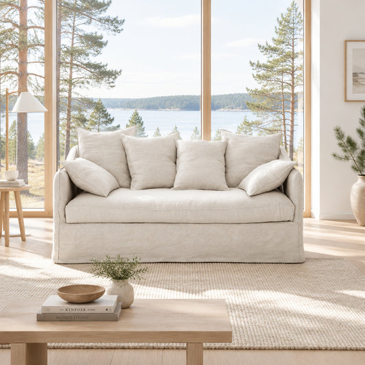Cassis 2 pers. sovesofa i nordisk lyst hjem med udsigt over fjord