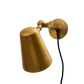 Vala Flex væglampe i rå messing fra H. Skjalm P. Design: H. Skjalm P. 